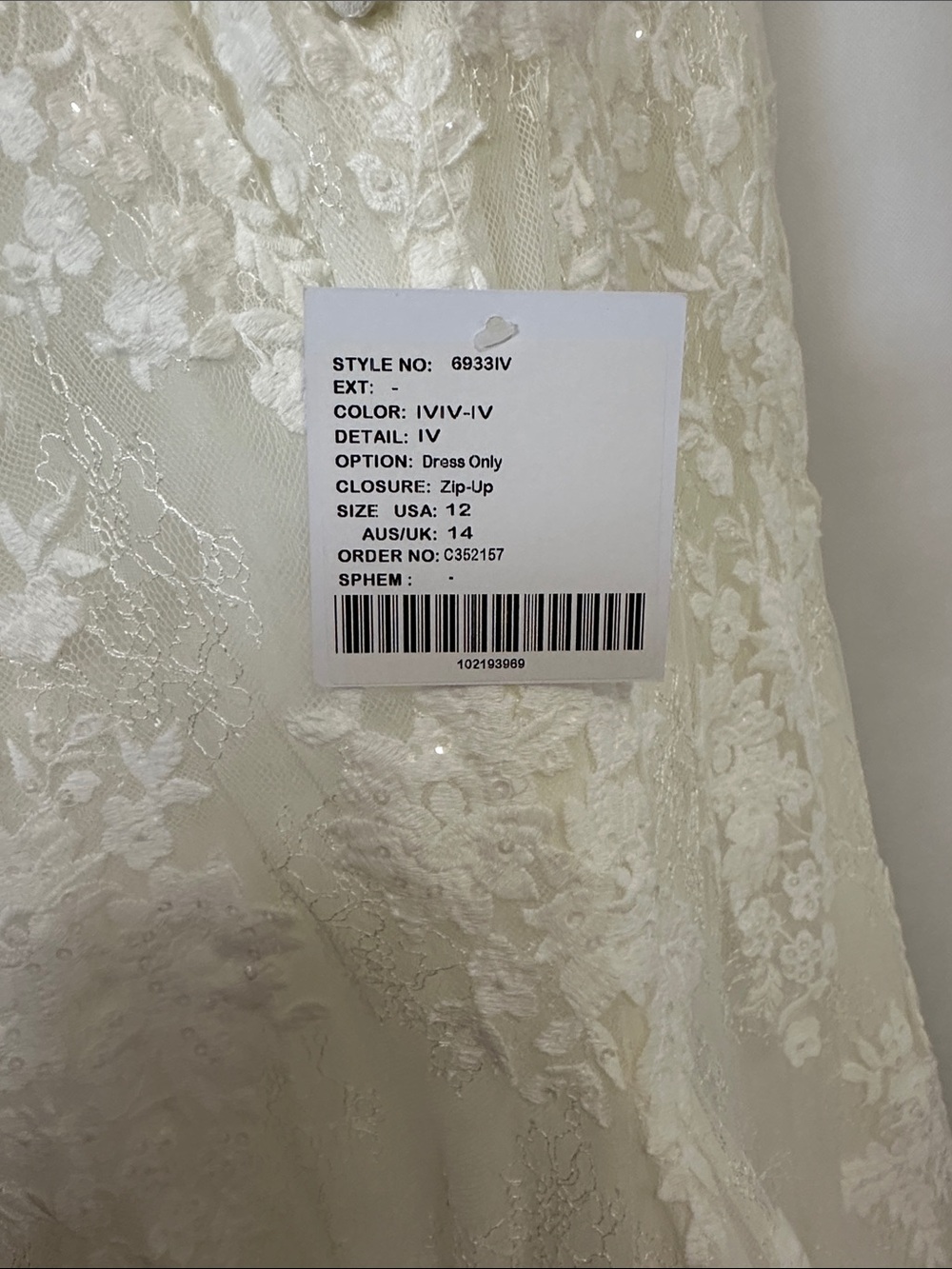 Stella York Ivory Lace Fit-and-Flare Bridal Gown - Picture 4 of 6